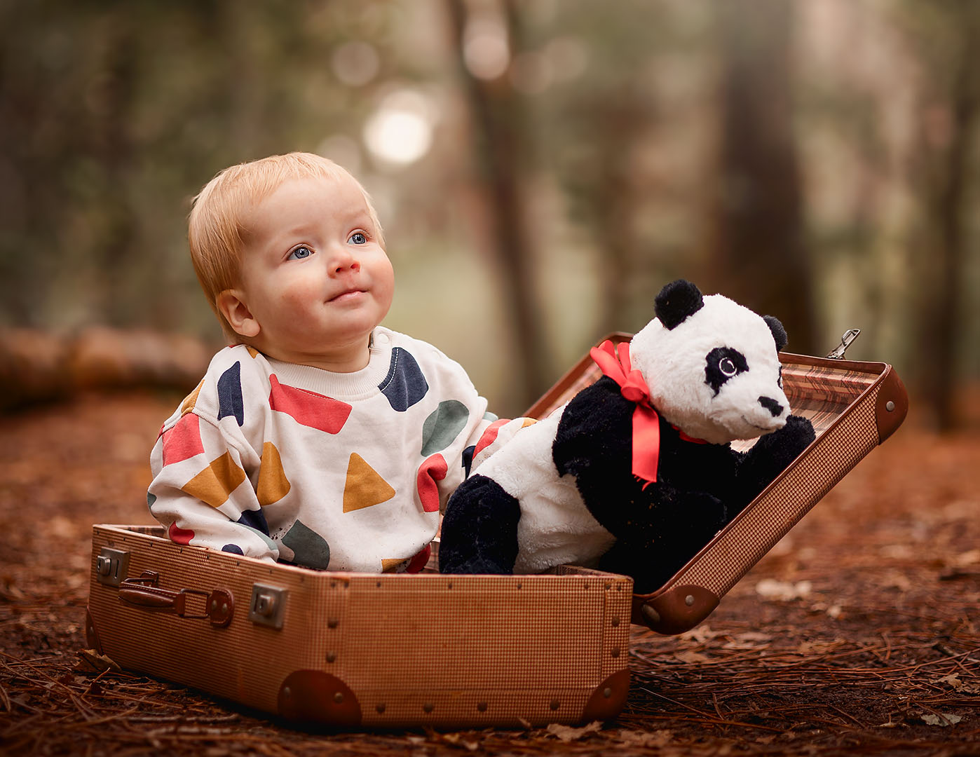 tinkafotografeert-herfstshoot-portretshoot-portret-buitenlocatie-accessoires-knuffelbeer